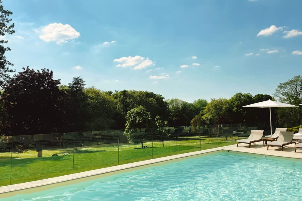 Le Château de la Tour 1