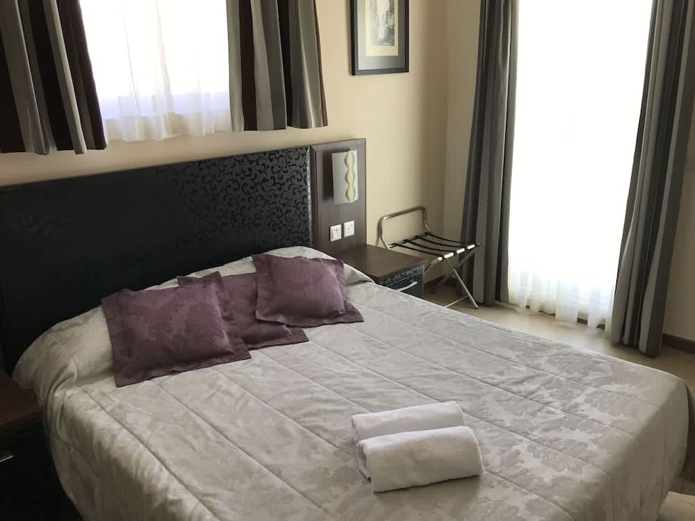 Grand Harbour Hotel 3