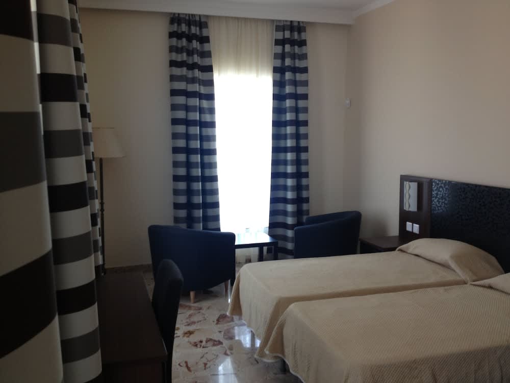 Grand Harbour Hotel 2