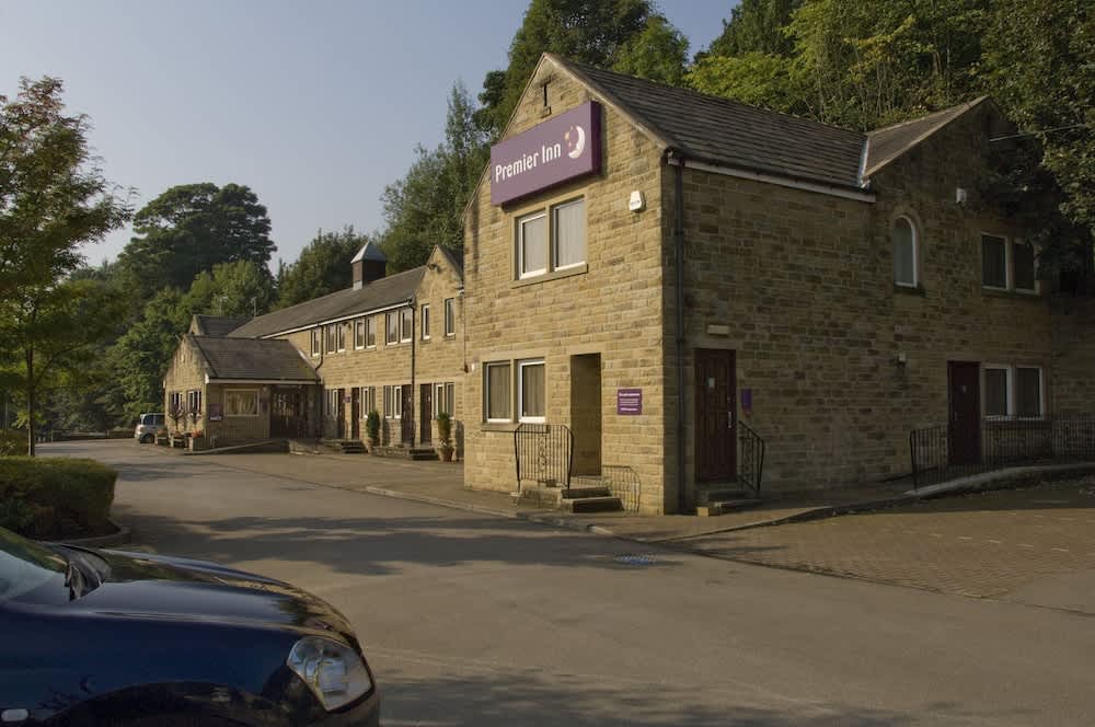 Premier Inn Halifax South 1