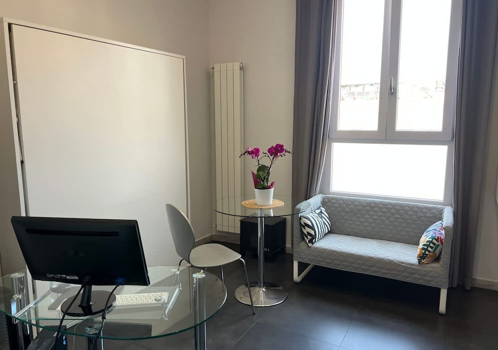 Floor 6 Boutique Rooms by DOT Suites 2