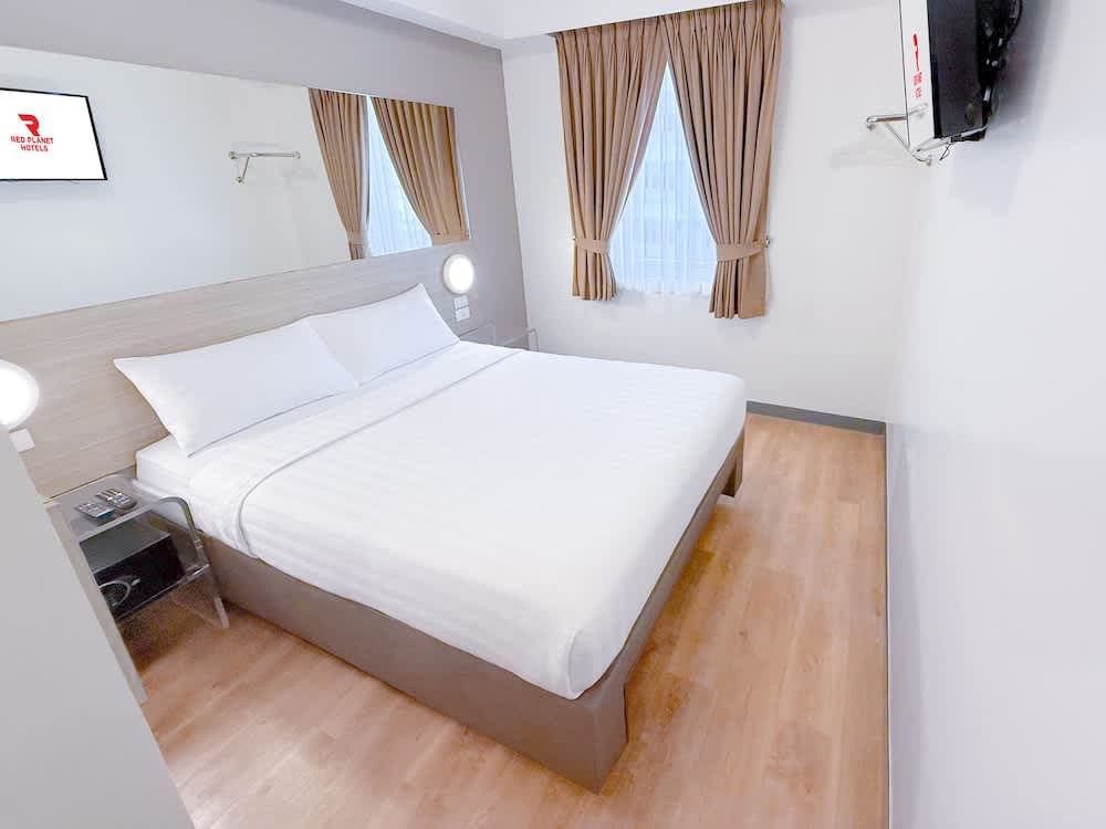 Red Planet Manila Aseana City 1