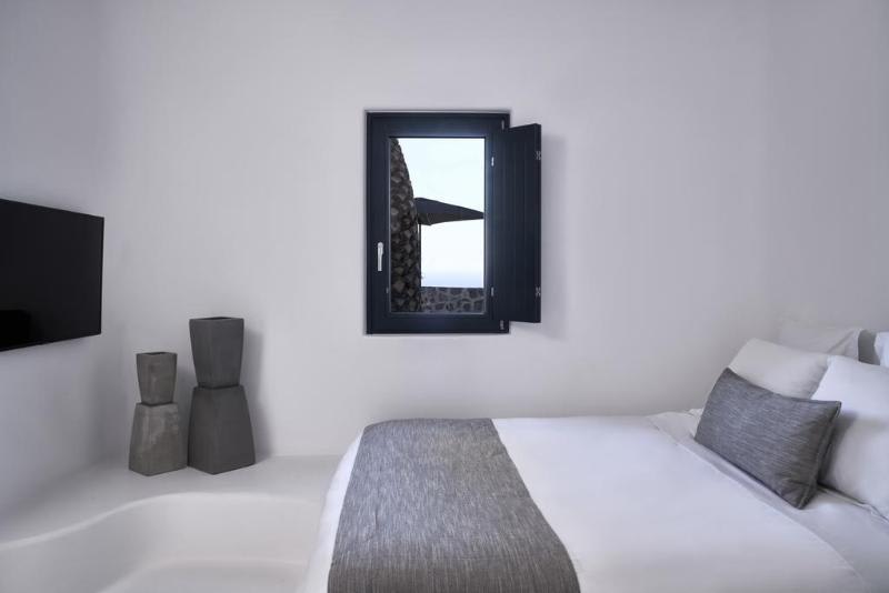 Anantara Retreat Santorini 2