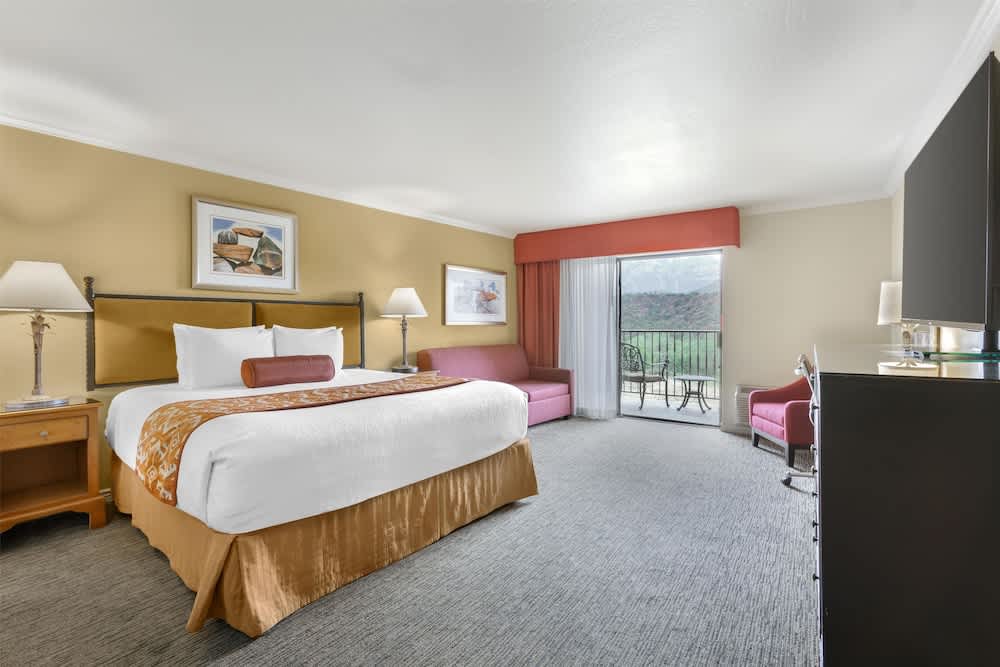 Best Western Plus Arroyo Roble Hotel & Creekside Villas 1