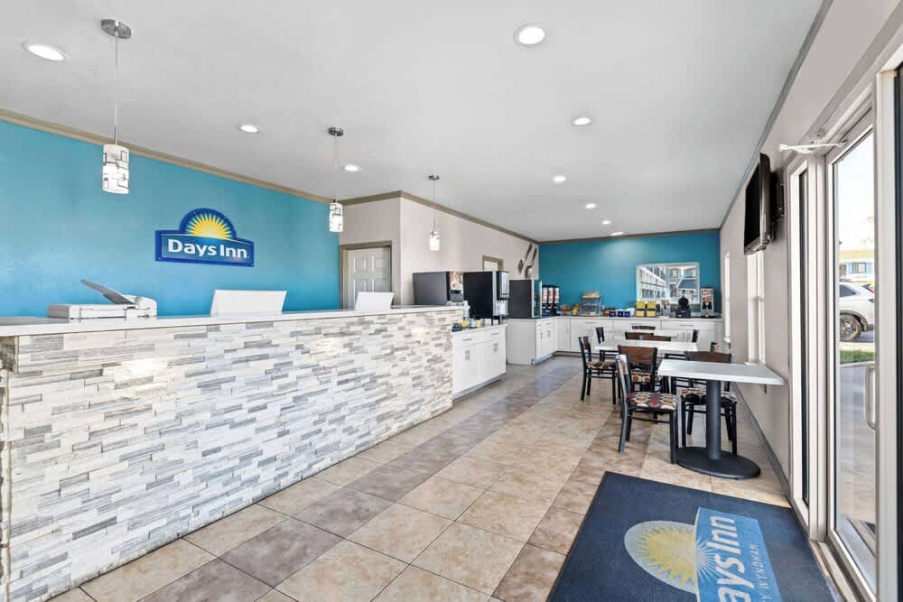 Days Inn by Wyndham Gainesville 2