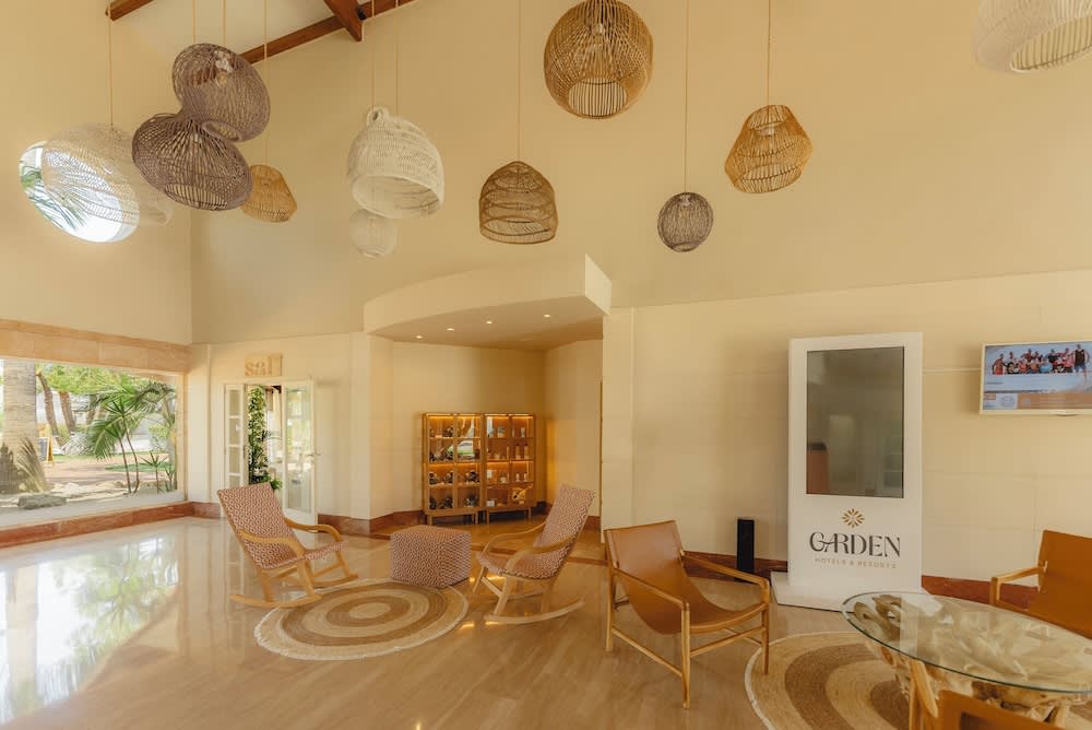 Garden Saladina - Adults Only 2