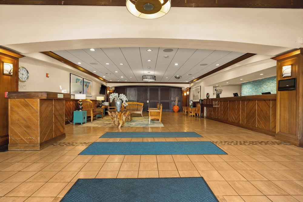 Airport Honolulu Hotel, Trademark Collection by Wyndham 2