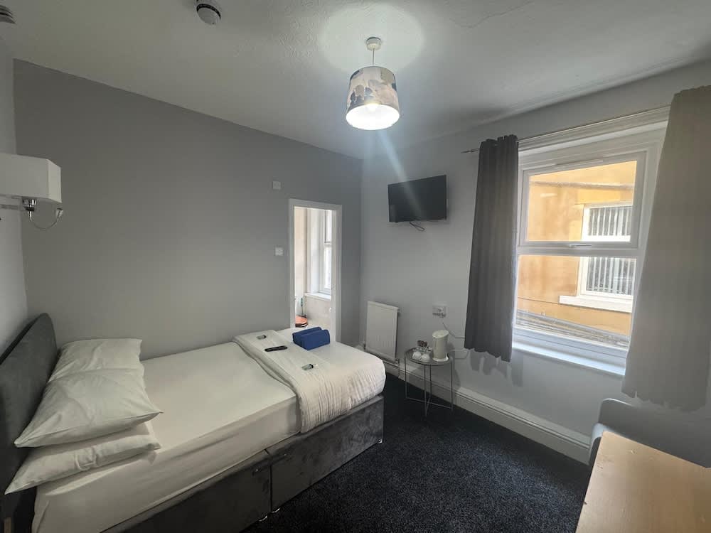 100 Pipers Hotel 2