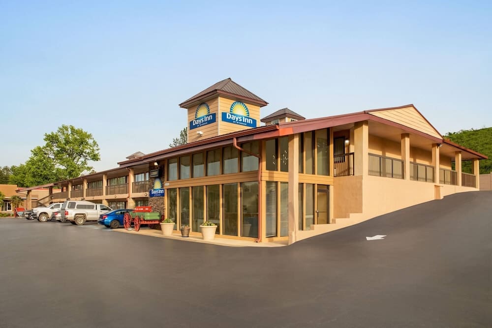 Days Inn by Wyndham Cartersville 1