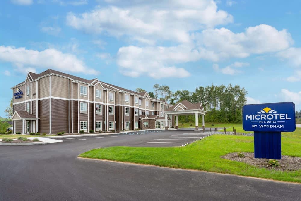 Microtel Inn & Suites by Wyndham Amsterdam NY 1