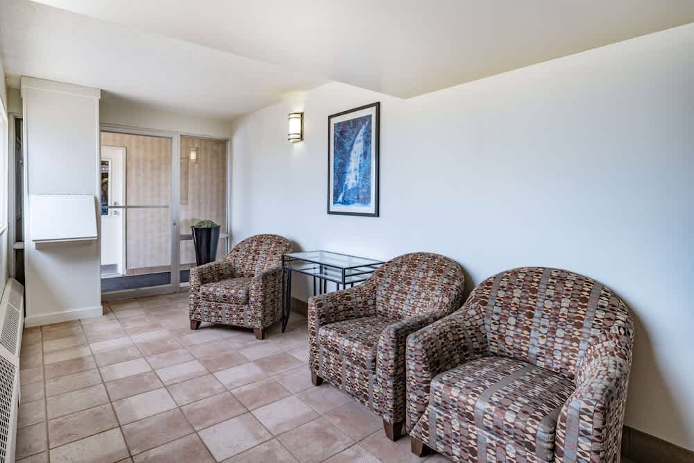 Travelodge by Wyndham Fort St John 2
