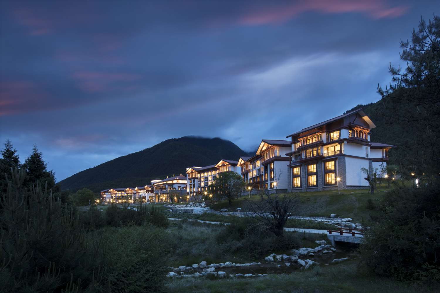 Hilton Linzhi Resort 2