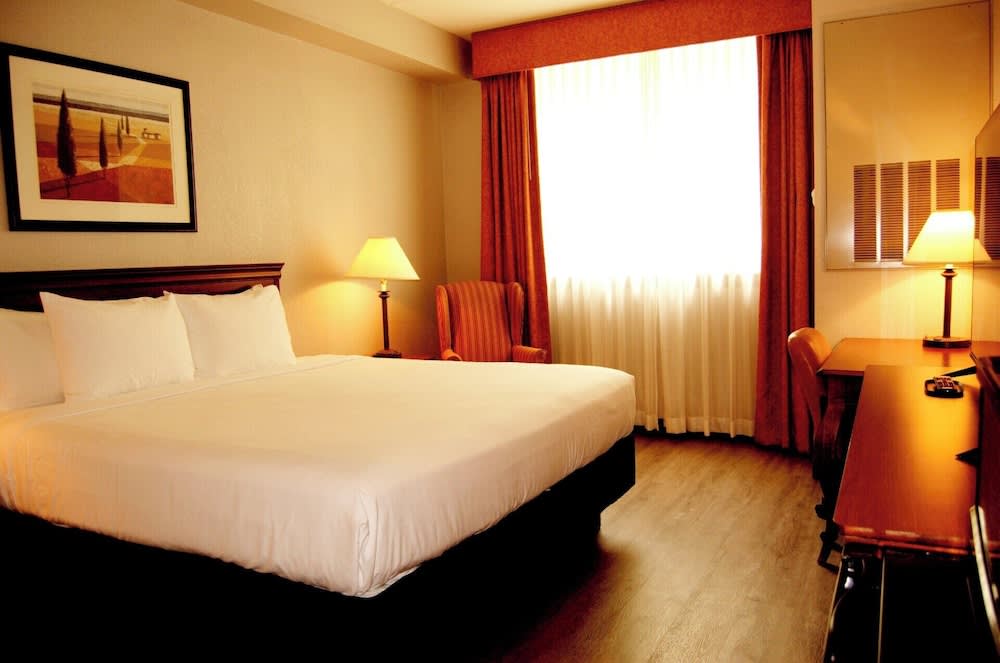 Staywell Inn & Suites 2