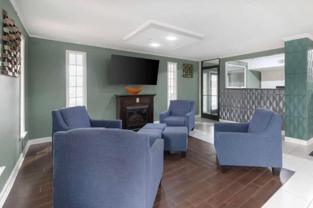 Downtown Inn & Studio Suites 1