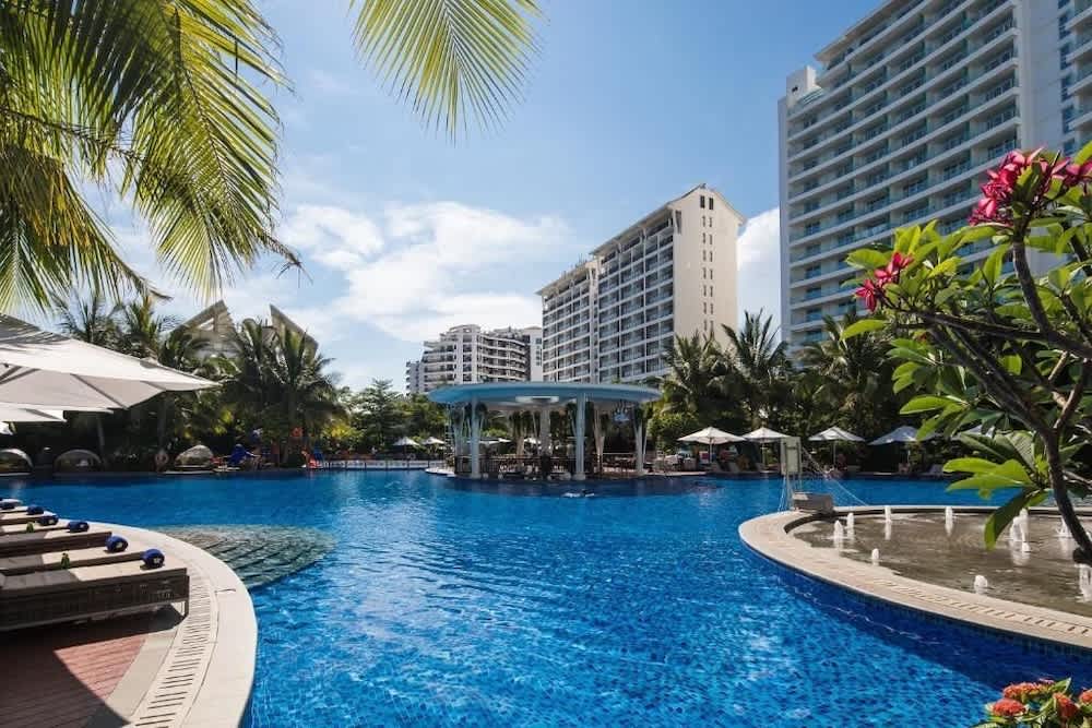 Ramada Plaza by Wyndham Sanya Bay 1