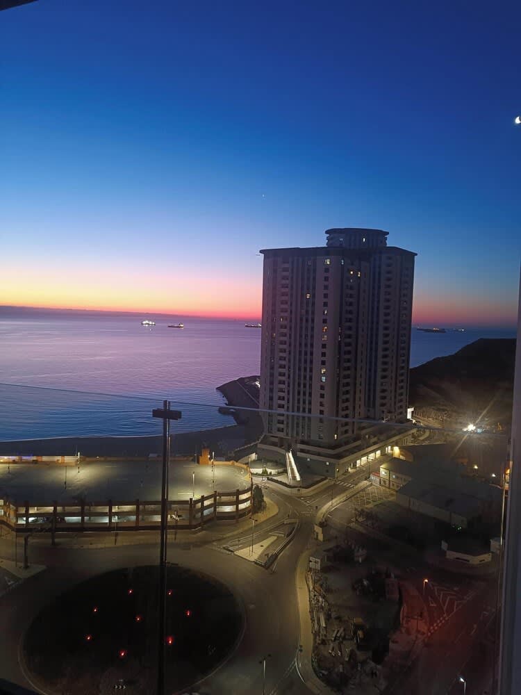 E1 18th Floor Studios, Sea & Beach Views 1
