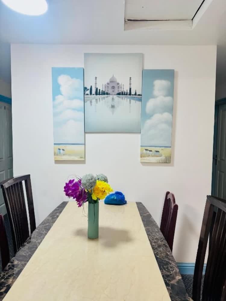 Unique Private Rooms - Bolton Central, Free Parking 2