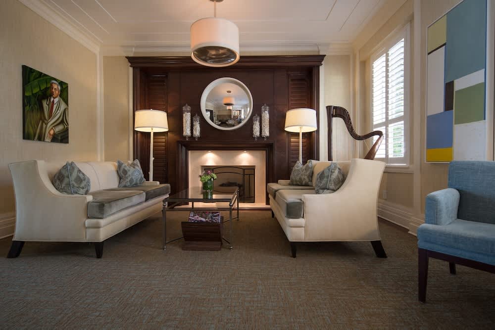 The Pillars Hotel & Club 2