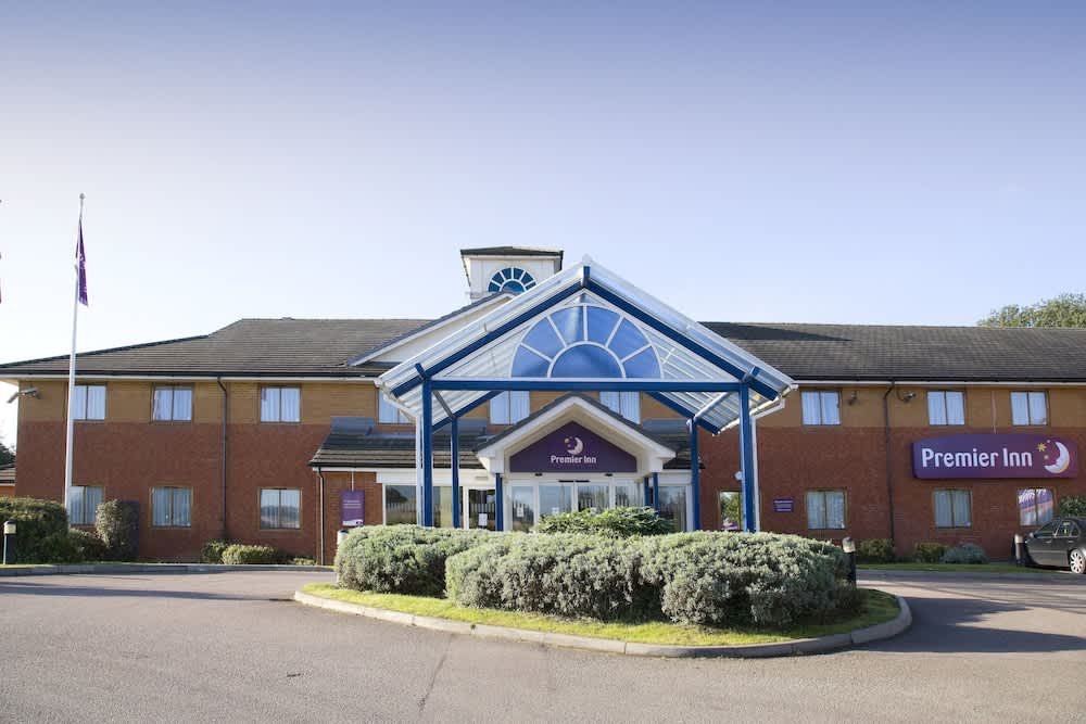Premier Inn Luton South - M1 J9 1