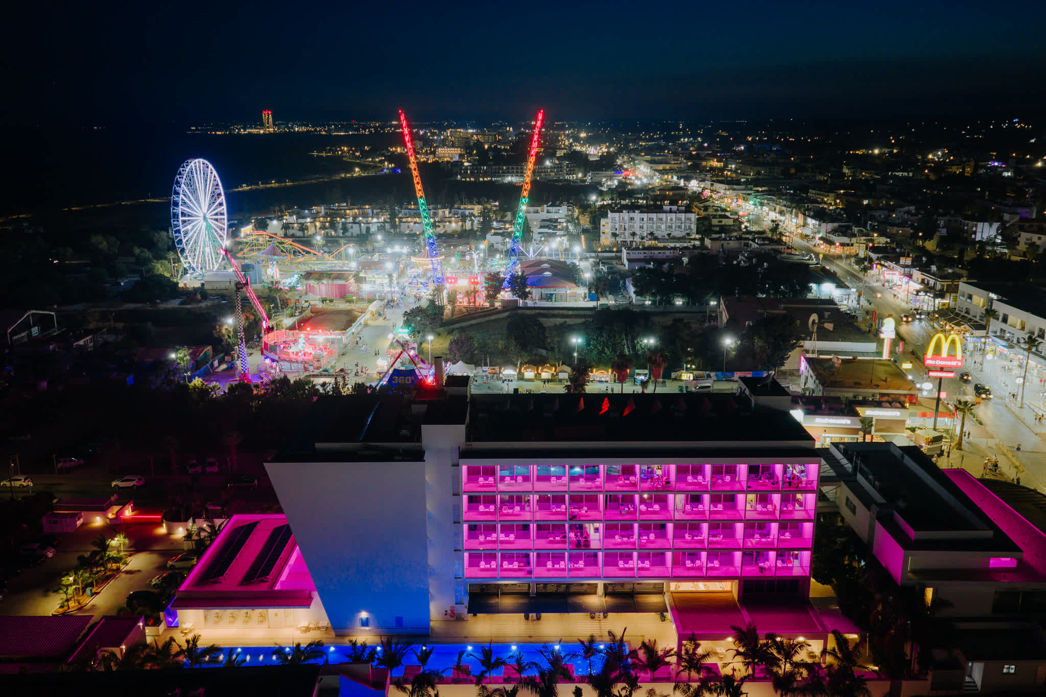 Seasons Hotel (Adults Only) 5