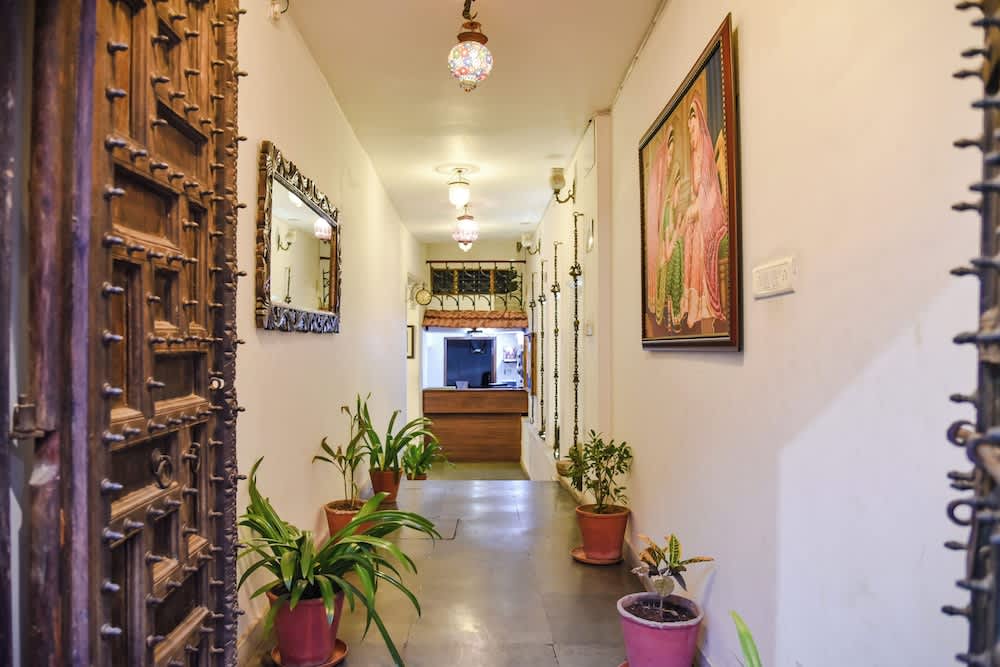 Hotel Devraj Niwas on Lake Pichola 1