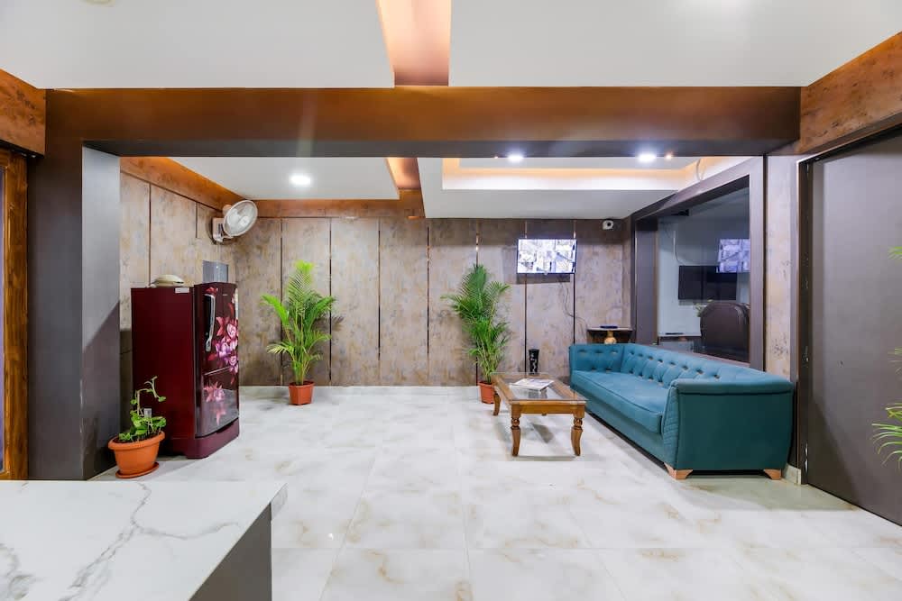 Diamond Suites Service Apartment 1
