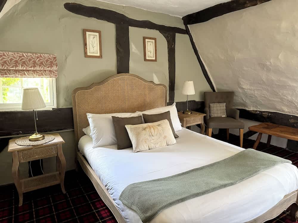Thatched Cottage Hotel 2