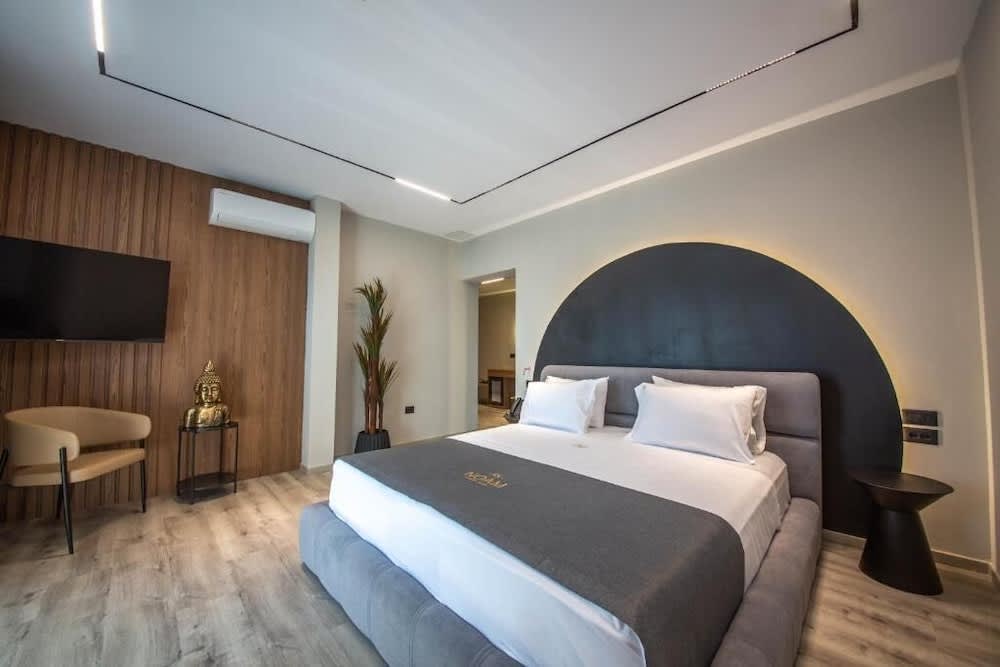 Noam Luxury Hotel 1