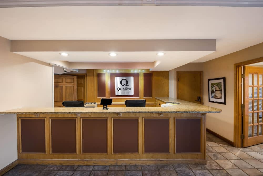 Quality Inn & Suites Cincinnati I-275 2