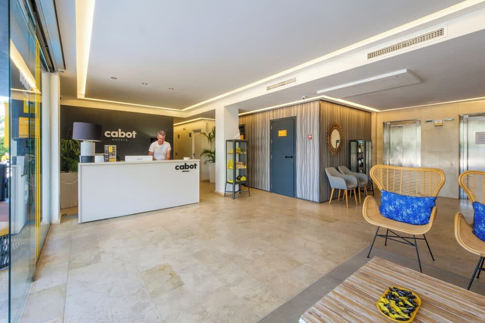 Cabot Tres Torres Apartamentos 3