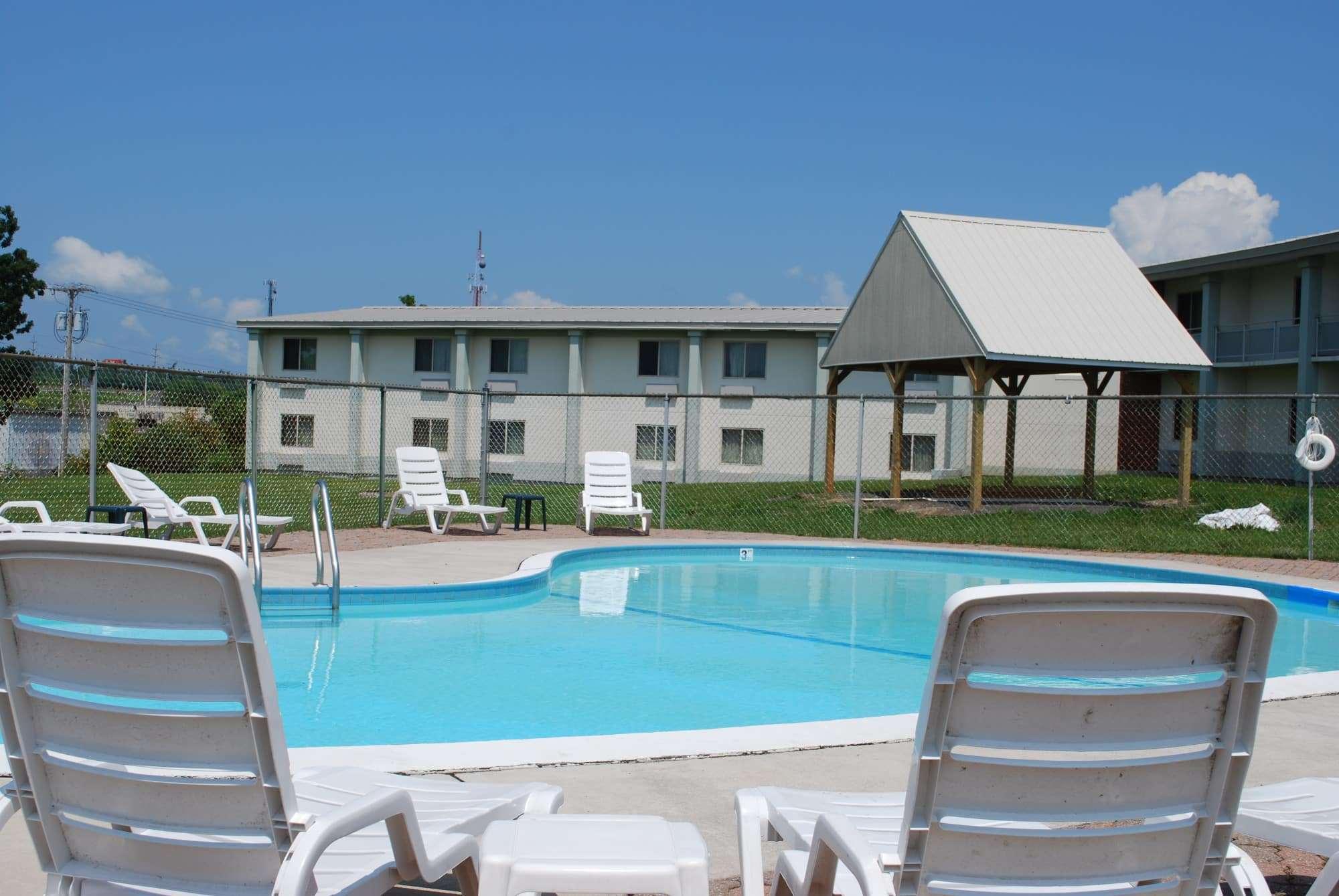 Travelodge by Wyndham Watertown 3