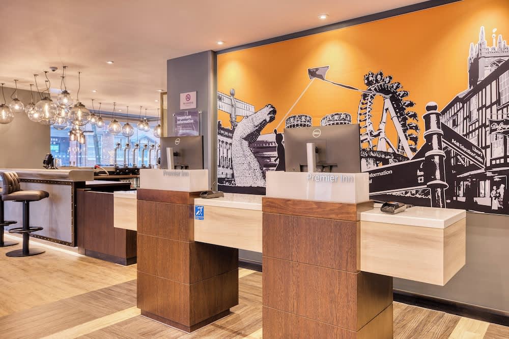 Premier Inn Swindon Town Centre 2