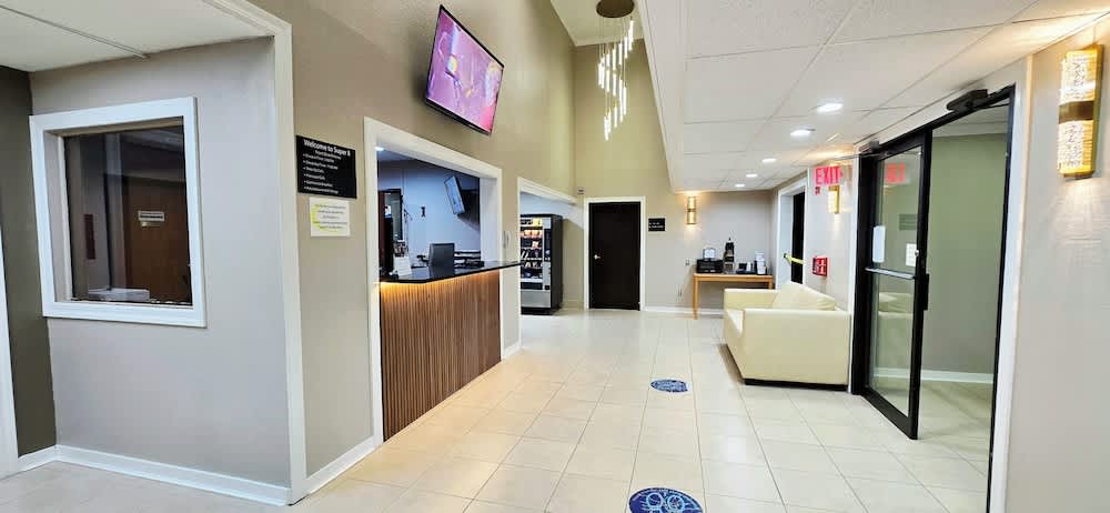 Super 8 by Wyndham Champaign 2
