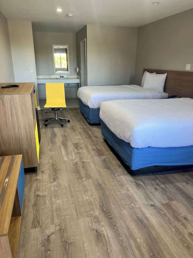 Days Inn by Wyndham Hemet 4