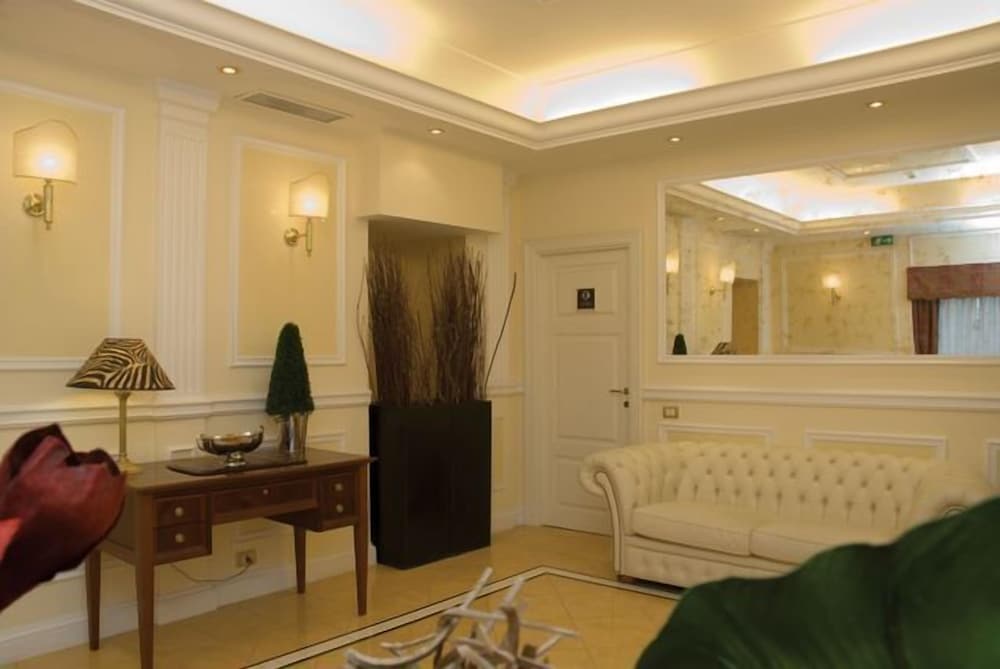 Relais Hotel Antico Palazzo Rospigliosi 4