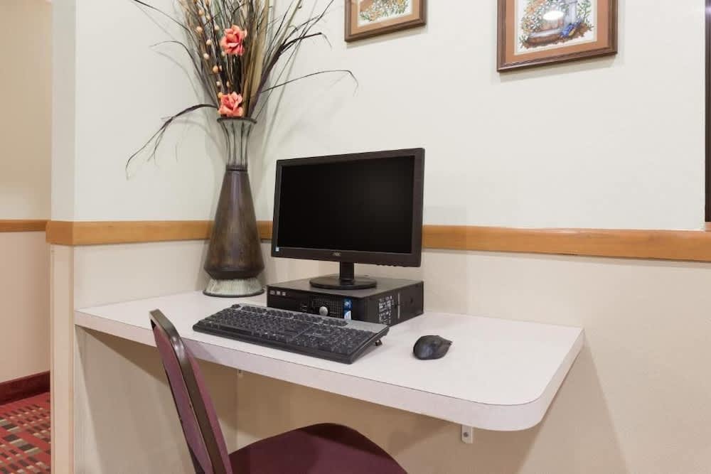 Western Inn & Suites 2