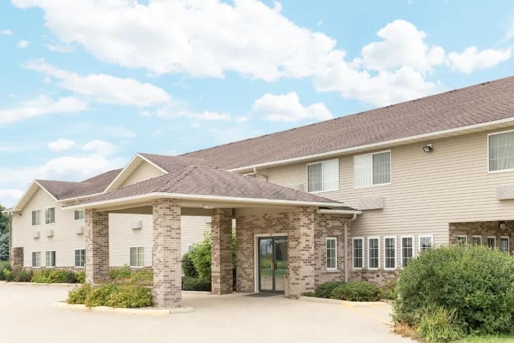 Western Inn & Suites 1