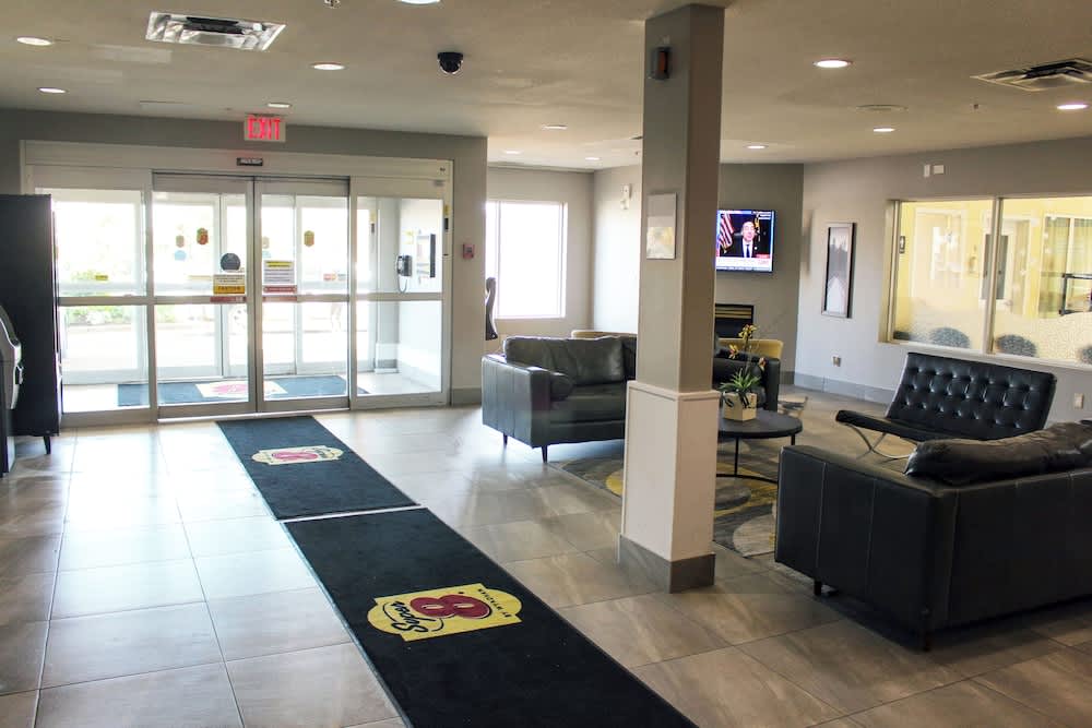 Super 8 by Wyndham Edmonton South 2