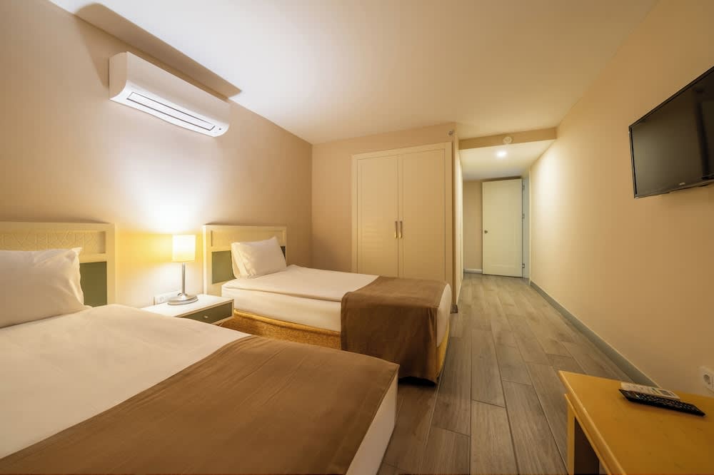 Green Bay Resort & Spa 5