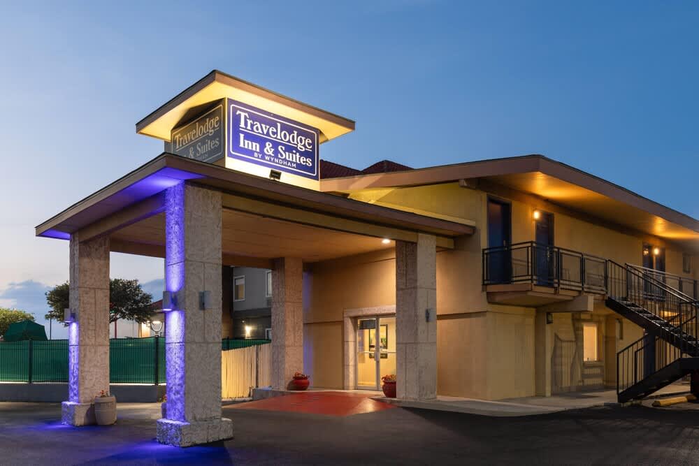 Travelodge by Wyndham New Braunfels 1