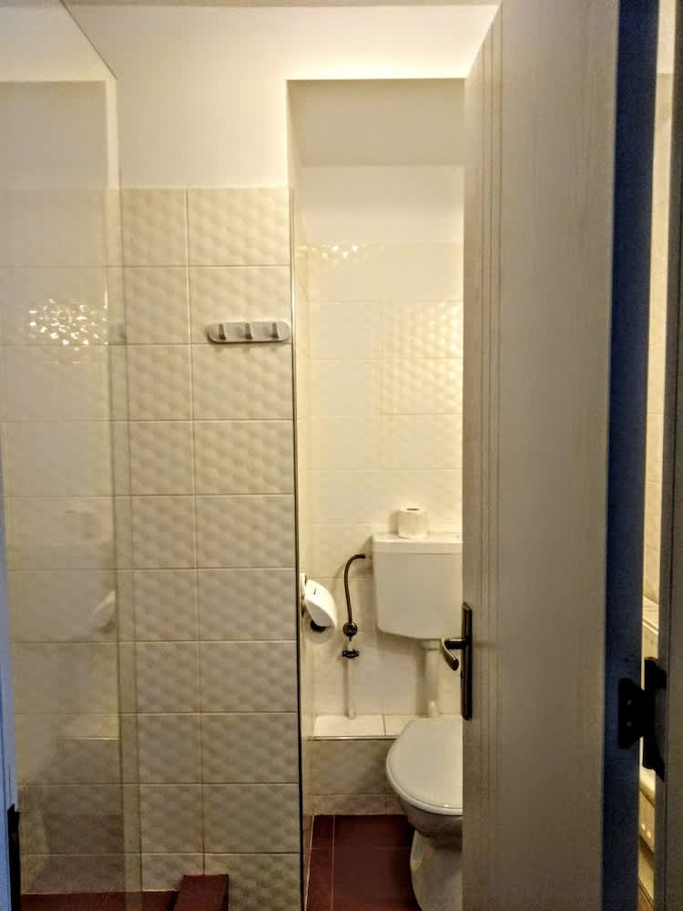 Central Guesthouse 1