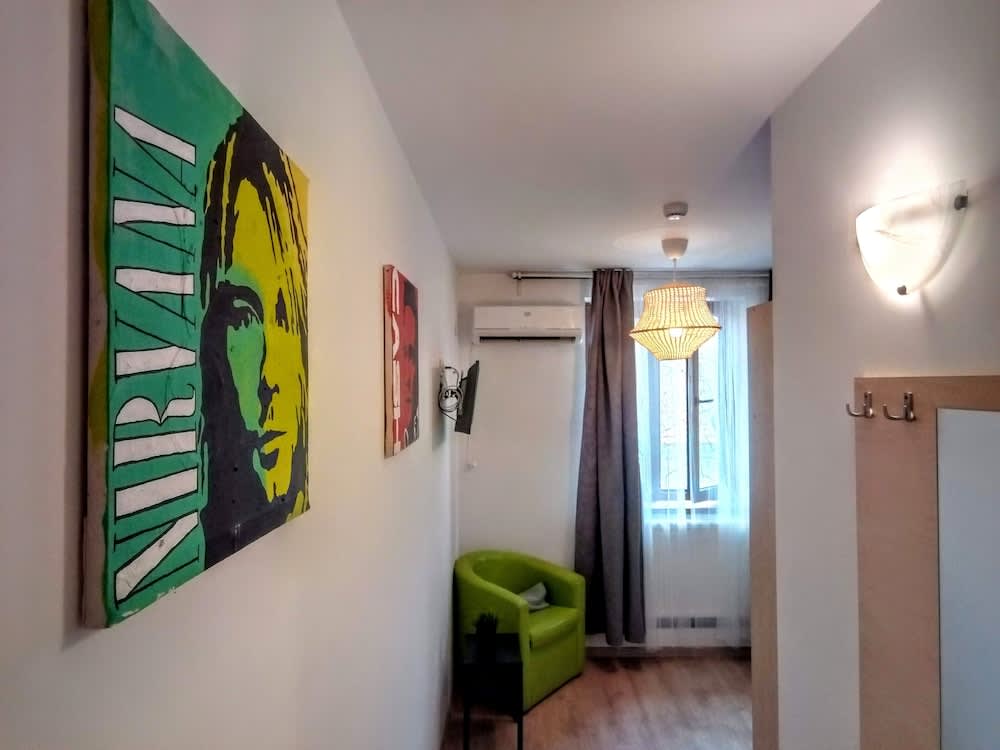 Central Guesthouse 5