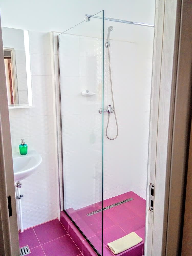 Central Guesthouse 4