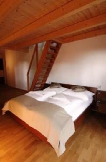 Garni - Hotel Am Burghuegel 4