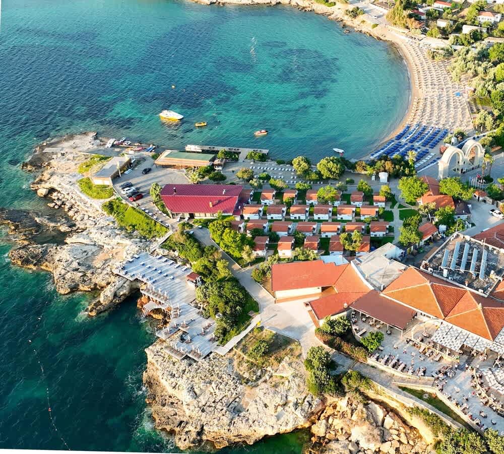 Maya Bistro Hotel & Beach 1