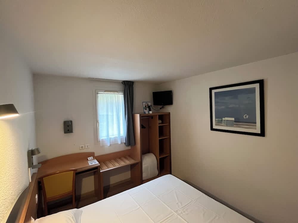 Brit Hotel Essentiel Millau 4