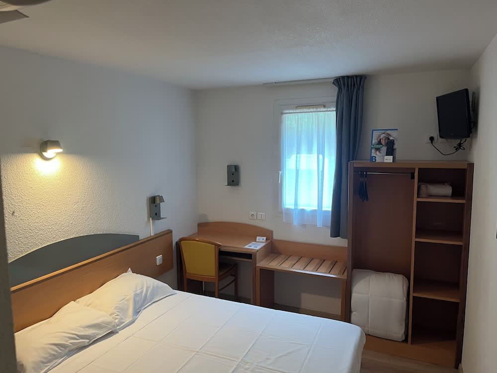 Brit Hotel Essentiel Millau 3