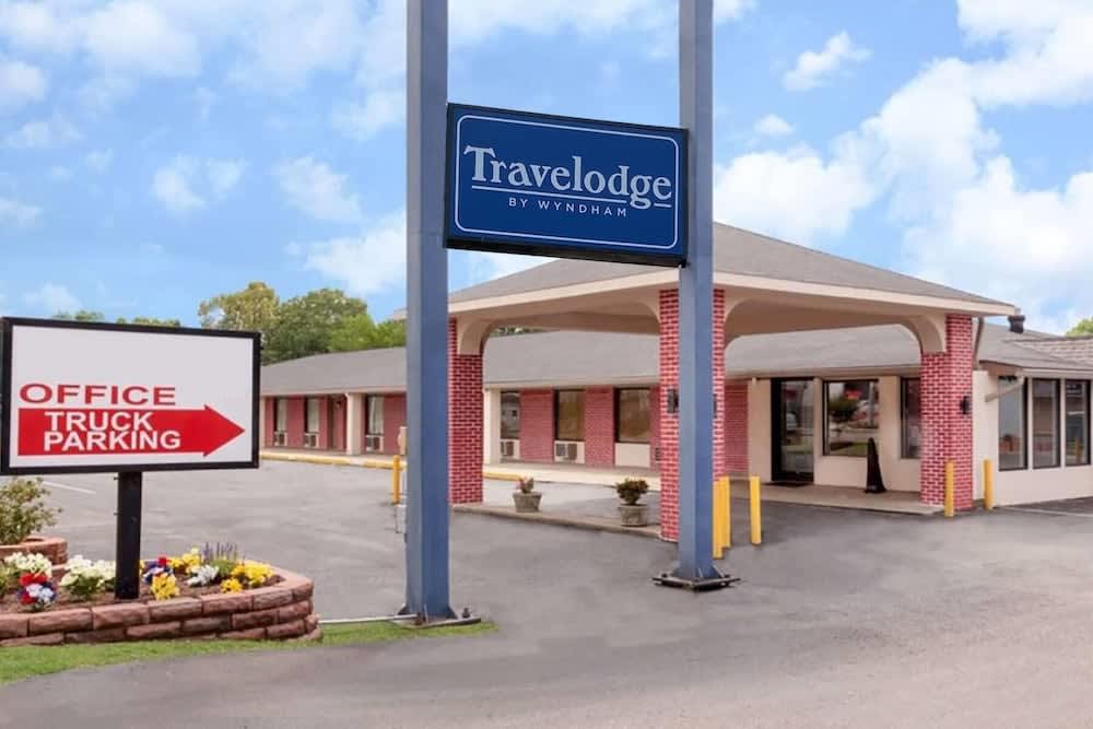 Travelodge by Wyndham Jackson I-40 Exit 82 1