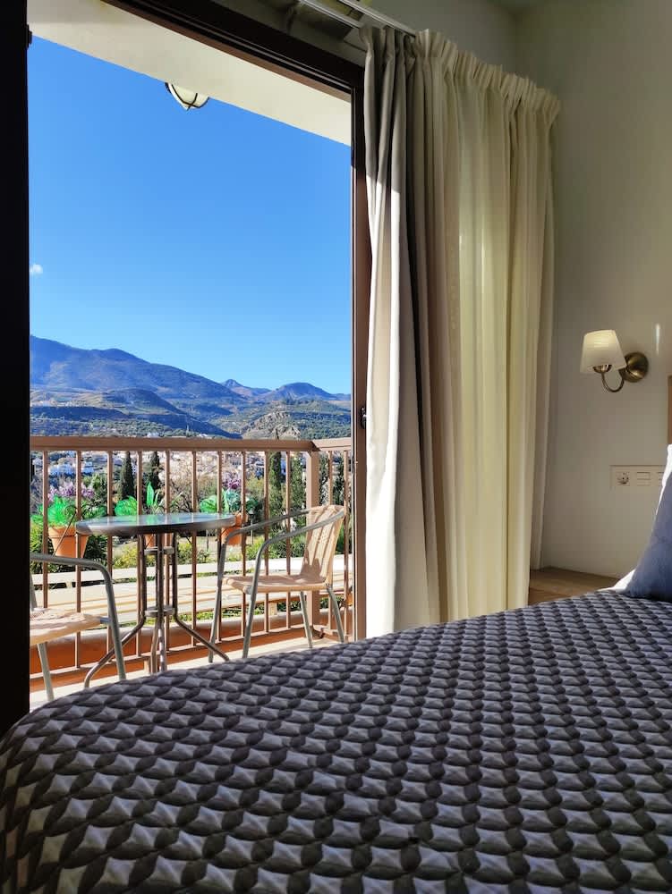 Hostal y Apartamento Rural Los Naranjos 3