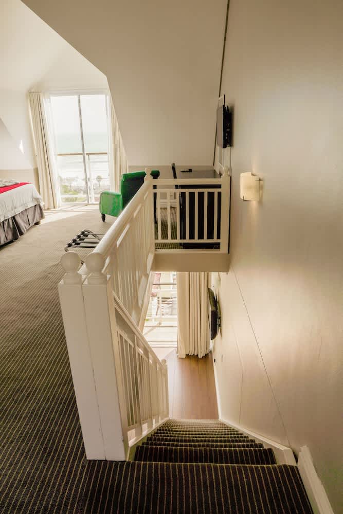 The Bantry Aparthotel by Totalstay 4